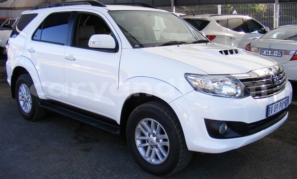 Acheter Occasion Voiture Toyota Fortuner Blanc à Mazabuka, Du sud