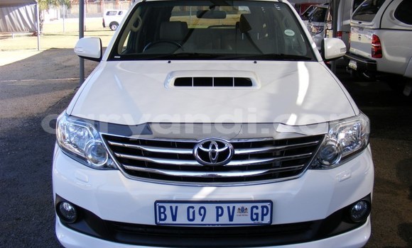 Acheter Occasion Voiture Toyota Fortuner Blanc à Mazabuka, Du sud Acheter Occasion Voiture Toyota Fortuner Blanc à Mazabuka, Du sud