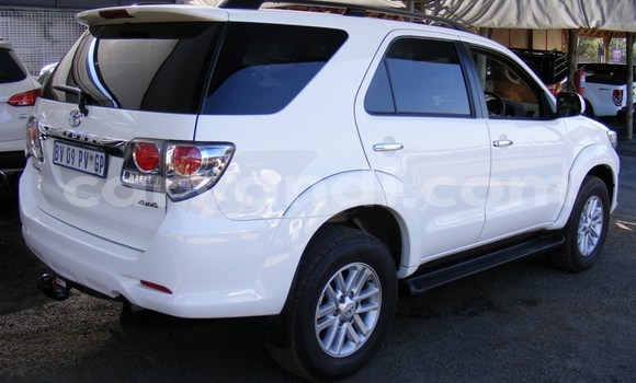 Acheter Occasion Voiture Toyota Fortuner Blanc à Mazabuka, Du sud Acheter Occasion Voiture Toyota Fortuner Blanc à Mazabuka, Du sud