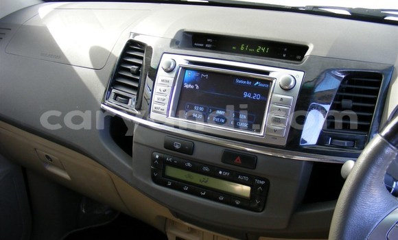 Acheter Occasion Voiture Toyota Fortuner Blanc à Mazabuka, Du sud Acheter Occasion Voiture Toyota Fortuner Blanc à Mazabuka, Du sud