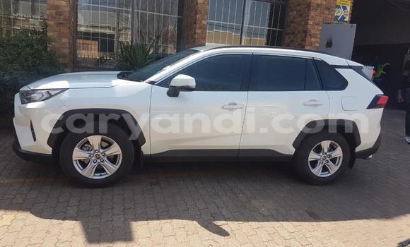 Acheter Occasion Voiture Toyota RAV4 Blanc à Zambèze, Nord-Ouest Acheter Occasion Voiture Toyota RAV4 Blanc à Zambèze, Nord-Ouest