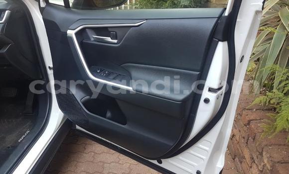 Acheter Occasion Voiture Toyota RAV4 Blanc à Zambèze, Nord-Ouest Acheter Occasion Voiture Toyota RAV4 Blanc à Zambèze, Nord-Ouest