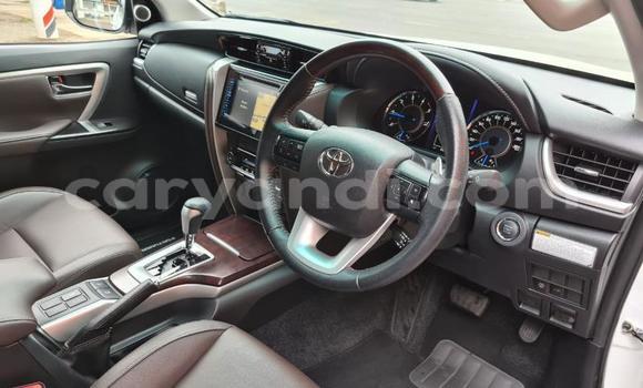 Acheter Occasion Voiture Toyota Fortuner Blanc à Chilanga, Lusaka Acheter Occasion Voiture Toyota Fortuner Blanc à Chilanga, Lusaka