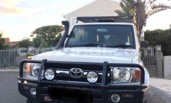 Buy Used Toyota Land Cruiser Prado White Car in Lusaka in Zambia Buy Used Toyota Land Cruiser Prado White Car in Lusaka in Zambia
