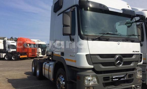 Buy Used Mercedes–Benz Truck White Truck in Chingola in Zambia