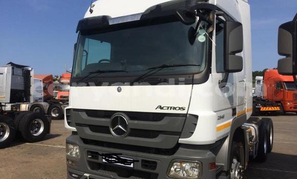 Tenga Tsaru Mercedes–Benz Truck Chena Rori in Chingola in Zambia Tenga Tsaru Mercedes–Benz Truck Chena Rori in Chingola in Zambia
