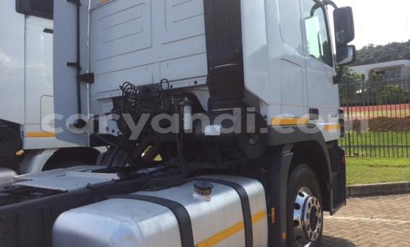 Tenga Tsaru Mercedes–Benz Truck Chena Rori in Chingola in Zambia Tenga Tsaru Mercedes–Benz Truck Chena Rori in Chingola in Zambia