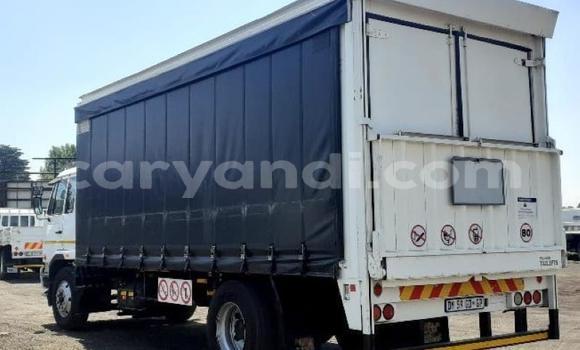 Acheter Occasion Utilitaire Nissan UD Blanc à Chingola, Zambie Acheter Occasion Utilitaire Nissan UD Blanc à Chingola, Zambie