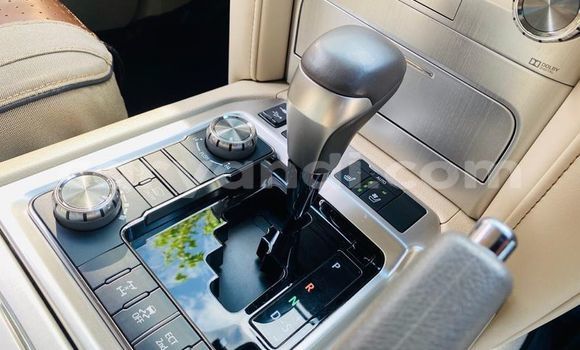 Acheter Occasion Voiture Toyota Prado Blanc à Livingstone, Zambie Acheter Occasion Voiture Toyota Prado Blanc à Livingstone, Zambie