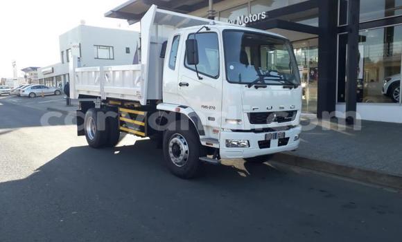 Buy Used Mitsubishi Fuso White Truck in Chingola in Zambia