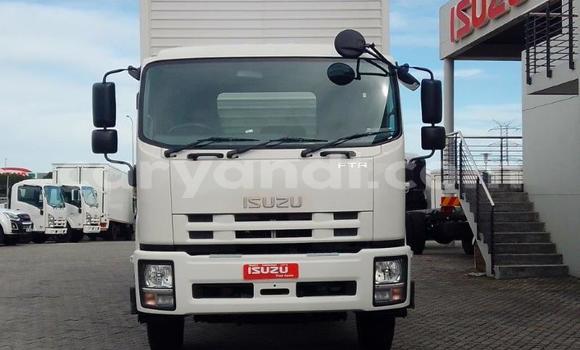 Tenga Tsaru Isuzu FTR 850 Chena Rori in Choma in Southern Tenga Tsaru Isuzu FTR 850 Chena Rori in Choma in Southern