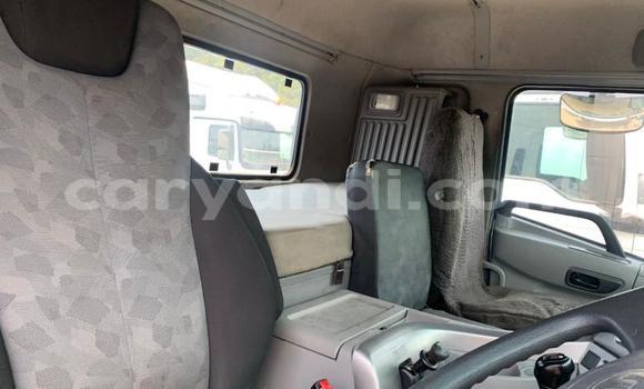 Acheter Occasion Utilitaire Nissan UD Blanc à Kabwe, Zambie Acheter Occasion Utilitaire Nissan UD Blanc à Kabwe, Zambie