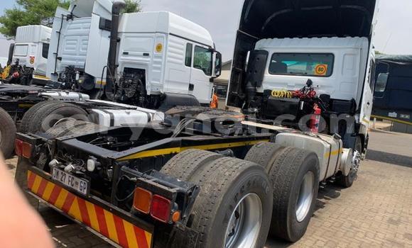 Acheter Occasion Utilitaire Nissan UD Blanc à Kabwe, Zambie Acheter Occasion Utilitaire Nissan UD Blanc à Kabwe, Zambie