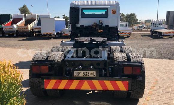 Nunua Ilio tumika Nissan UD Nyeupe Lori ndani ya Chililabombwe nchini Copperbelt Nunua Ilio tumika Nissan UD Nyeupe Lori ndani ya Chililabombwe nchini Copperbelt