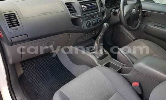 Acheter Occasion Voiture Toyota Hilux Blanc à Lusaka, Zambie Acheter Occasion Voiture Toyota Hilux Blanc à Lusaka, Zambie