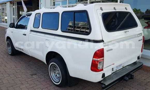 Acheter Occasion Voiture Toyota Hilux Blanc à Lusaka, Zambie Acheter Occasion Voiture Toyota Hilux Blanc à Lusaka, Zambie