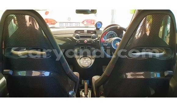 Acheter Occasion Voiture Abarth 695 Rouge à Chingola, Zambie Acheter Occasion Voiture Abarth 695 Rouge à Chingola, Zambie
