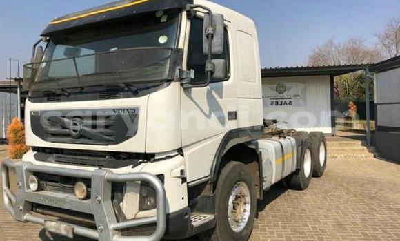 Acheter Occasion Utilitaire Volvo F4 Blanc à Lusaka, Zambie Acheter Occasion Utilitaire Volvo F4 Blanc à Lusaka, Zambie