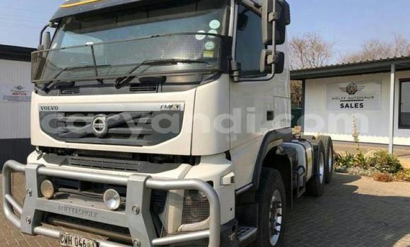Acheter Occasion Utilitaire Volvo F4 Blanc à Lusaka, Zambie Acheter Occasion Utilitaire Volvo F4 Blanc à Lusaka, Zambie
