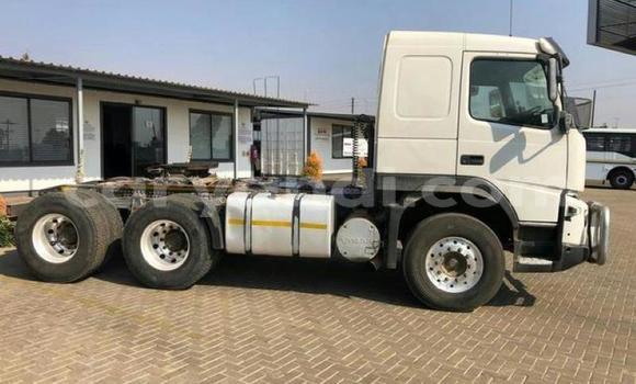 Acheter Occasion Utilitaire Volvo F4 Blanc à Lusaka, Zambie Acheter Occasion Utilitaire Volvo F4 Blanc à Lusaka, Zambie