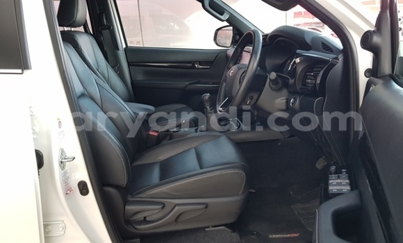 Buy Used Toyota Hilux White Car in Lusaka in Zambia Buy Used Toyota Hilux White Car in Lusaka in Zambia
