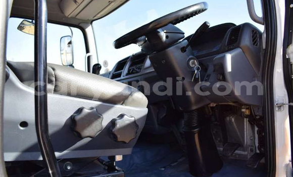 Acheter Occasion Utilitaire Hino Ranger Blanc à Isoka, Nord Acheter Occasion Utilitaire Hino Ranger Blanc à Isoka, Nord