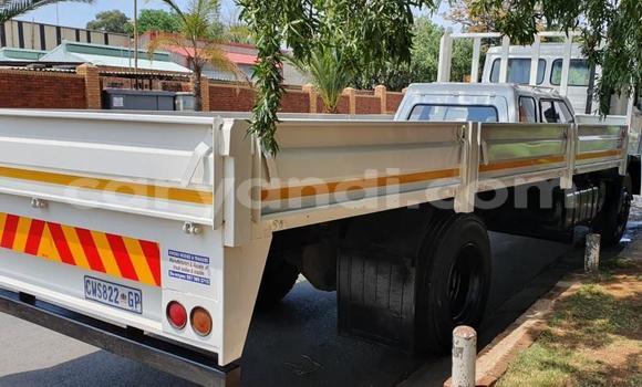 Tenga Tsaru Mercedes–Benz 2628 Chena Rori in Lusaka in Zambia Tenga Tsaru Mercedes–Benz 2628 Chena Rori in Lusaka in Zambia