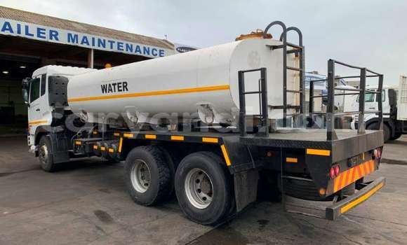 Acheter Occasion Utilitaire Nissan UD Blanc à Lusaka, Zambie Acheter Occasion Utilitaire Nissan UD Blanc à Lusaka, Zambie