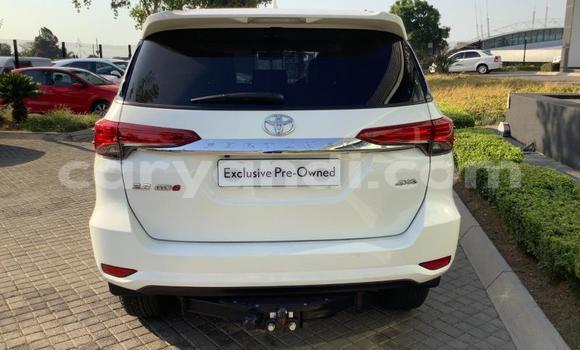 Acheter Occasion Voiture Toyota Fortuner Blanc à Lusaka, Zambie Acheter Occasion Voiture Toyota Fortuner Blanc à Lusaka, Zambie