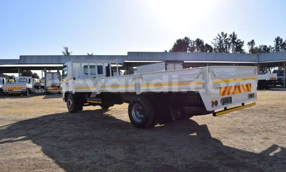 Acheter Occasion Utilitaire Hino Ranger Blanc à Isoka, Nord Acheter Occasion Utilitaire Hino Ranger Blanc à Isoka, Nord