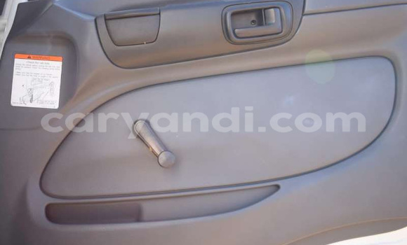 Acheter Occasion Utilitaire Hino Ranger Blanc à Isoka, Nord Acheter Occasion Utilitaire Hino Ranger Blanc à Isoka, Nord