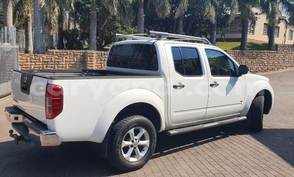 Acheter Occasion Voiture Nissan Navara Blanc à Itezhi–Tezhi, Du sud Acheter Occasion Voiture Nissan Navara Blanc à Itezhi–Tezhi, Du sud