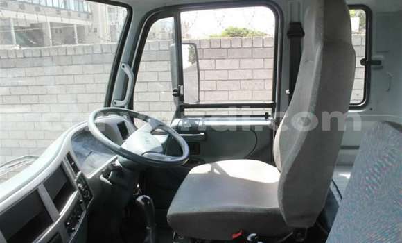 Acheter Occasion Utilitaire Nissan UD Blanc à Zambèze, Nord-Ouest Acheter Occasion Utilitaire Nissan UD Blanc à Zambèze, Nord-Ouest