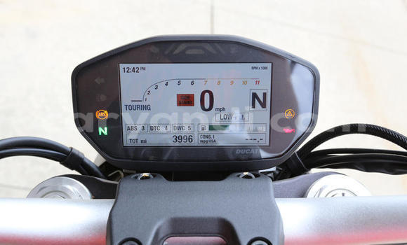 Acheter Occasion Moto Ducati 1200 Rouge à Kalengwa, Nord-Ouest