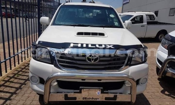 Buy Used Toyota Hilux White Car in Chipata in Zambia Buy Used Toyota Hilux White Car in Chipata in Zambia