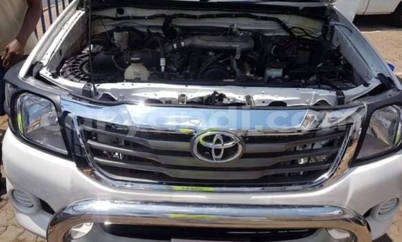 Buy Used Toyota Hilux White Car in Chipata in Zambia Buy Used Toyota Hilux White Car in Chipata in Zambia