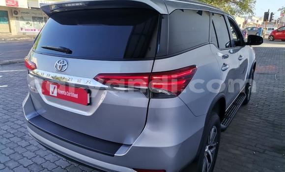 Acheter Occasion Voiture Toyota Fortuner Gris à Kitwe, Zambie Acheter Occasion Voiture Toyota Fortuner Gris à Kitwe, Zambie
