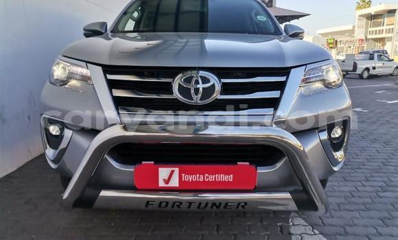 Acheter Occasion Voiture Toyota Fortuner Gris à Kitwe, Zambie Acheter Occasion Voiture Toyota Fortuner Gris à Kitwe, Zambie