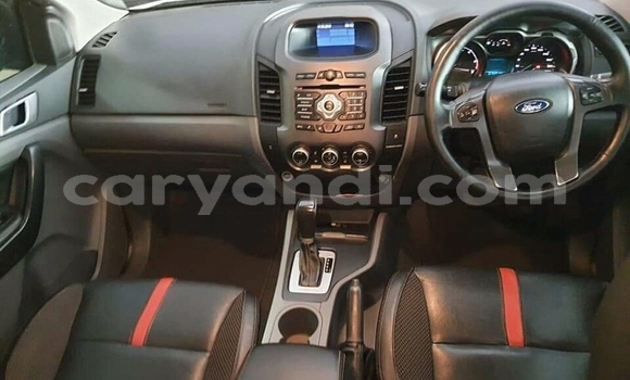 Acheter Occasion Voiture Land Rover Range Rover Sport Blanc à Isoka, Nord Acheter Occasion Voiture Land Rover Range Rover Sport Blanc à Isoka, Nord