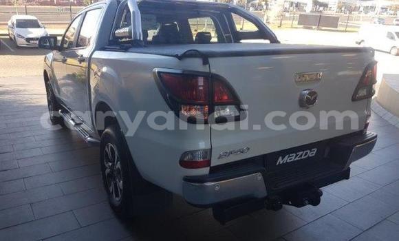 Acheter Occasion Voiture Mazda BT-50 Blanc à Lusaka, Zambie Acheter Occasion Voiture Mazda BT-50 Blanc à Lusaka, Zambie