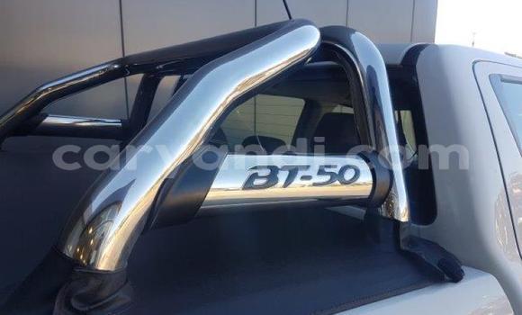 Acheter Occasion Voiture Mazda BT-50 Blanc à Lusaka, Zambie Acheter Occasion Voiture Mazda BT-50 Blanc à Lusaka, Zambie