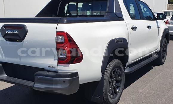Acheter Occasion Voiture Toyota Hilux Blanc à Lusaka, Zambie Acheter Occasion Voiture Toyota Hilux Blanc à Lusaka, Zambie