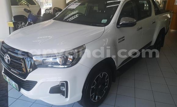 Buy Used Toyota Hilux White Car in Lusaka in Zambia Buy Used Toyota Hilux White Car in Lusaka in Zambia