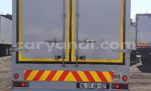 Buy Used Hino 300 Series White Truck in Chililabombwe in Copperbelt Buy Used Hino 300 Series White Truck in Chililabombwe in Copperbelt