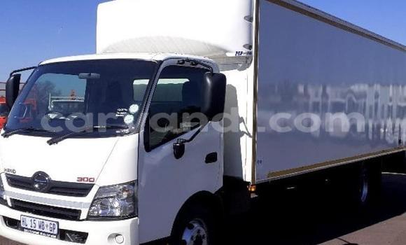 Buy Used Hino 300 Series White Truck in Chililabombwe in Copperbelt Buy Used Hino 300 Series White Truck in Chililabombwe in Copperbelt