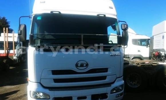 Acheter Occasion Utilitaire Nissan UD Blanc à Chingola, Zambie Acheter Occasion Utilitaire Nissan UD Blanc à Chingola, Zambie