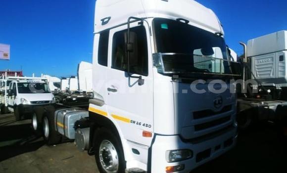 Acheter Occasion Utilitaire Nissan UD Blanc à Chingola, Zambie Acheter Occasion Utilitaire Nissan UD Blanc à Chingola, Zambie