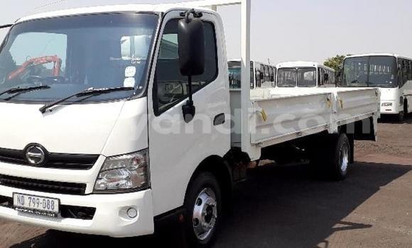 Acheter Occasion Utilitaire Hino 300 Series Blanc à Chililabombwe, Copperbelt Acheter Occasion Utilitaire Hino 300 Series Blanc à Chililabombwe, Copperbelt