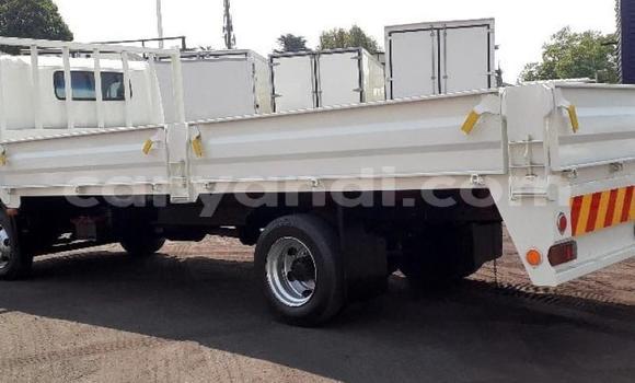 Acheter Occasion Utilitaire Hino 300 Series Blanc à Chililabombwe, Copperbelt Acheter Occasion Utilitaire Hino 300 Series Blanc à Chililabombwe, Copperbelt