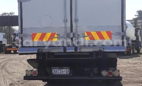 Acheter Occasion Utilitaire Isuzu FTR 850 Blanc à Chingola, Zambie Acheter Occasion Utilitaire Isuzu FTR 850 Blanc à Chingola, Zambie